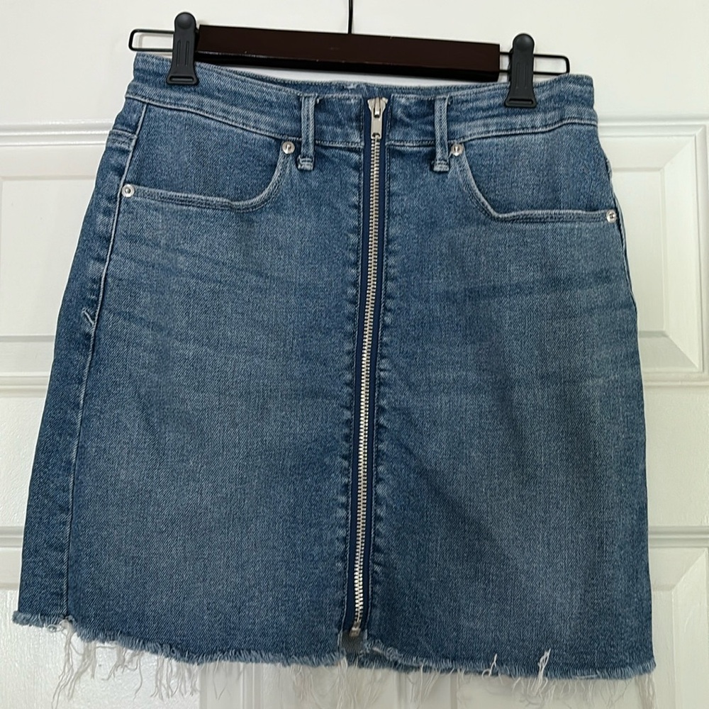 Good American Women’s Jean Skirt, size 6